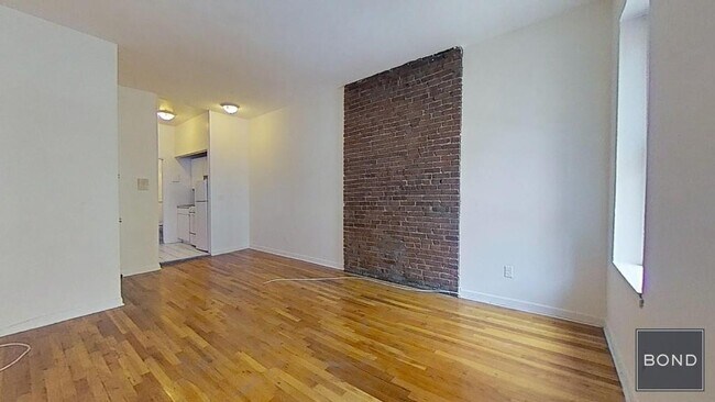 Foto del edificio - 212 E 85th St