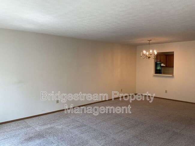 Building Photo - 4595 Burchdale St