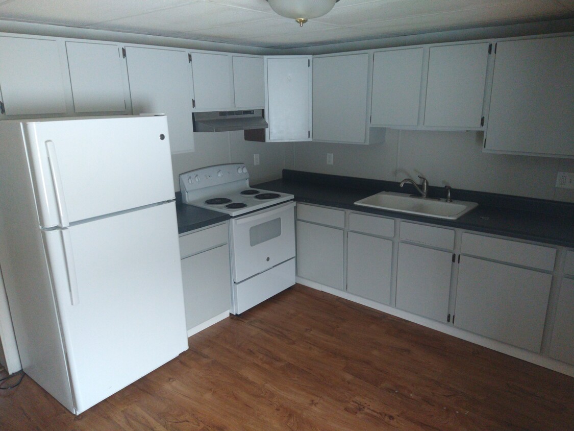 Kitchen - 9033 US-41