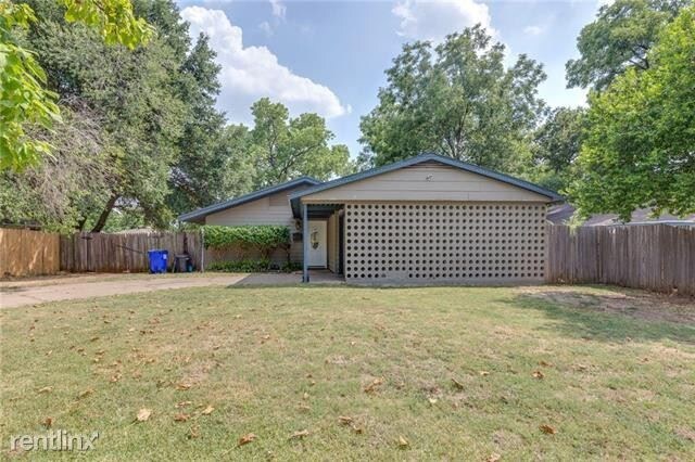 Building Photo - 3 br, 1 bath House - 701 Faun Drive