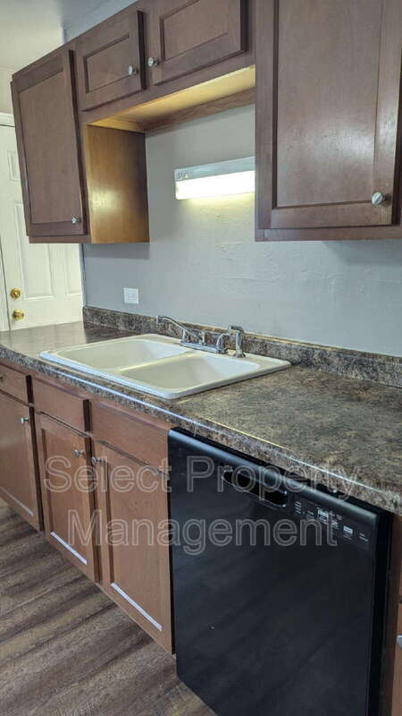 Building Photo - 522 Sara Dr