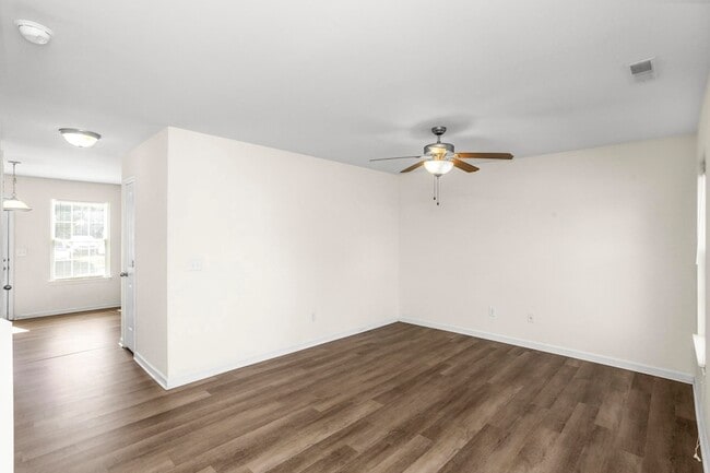 Building Photo - 1330 Benley St