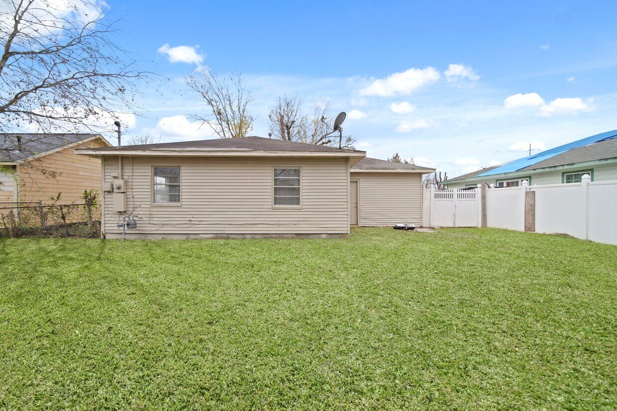 Foto del edificio - 1417 Jennifer Ln