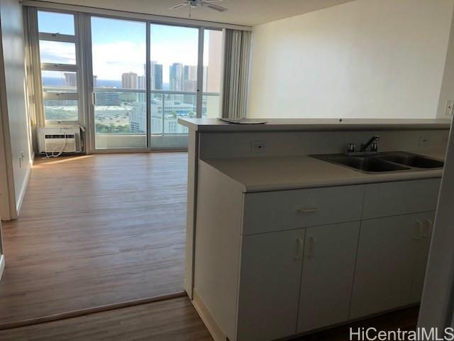 Foto del edificio - 1450 Young St
