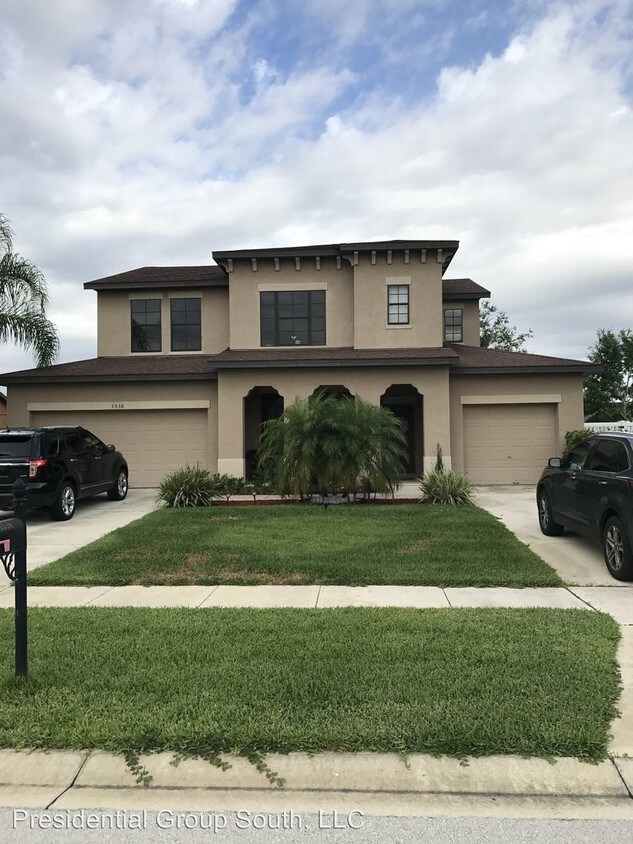 Primary Photo - 3538 Foxchase Dr