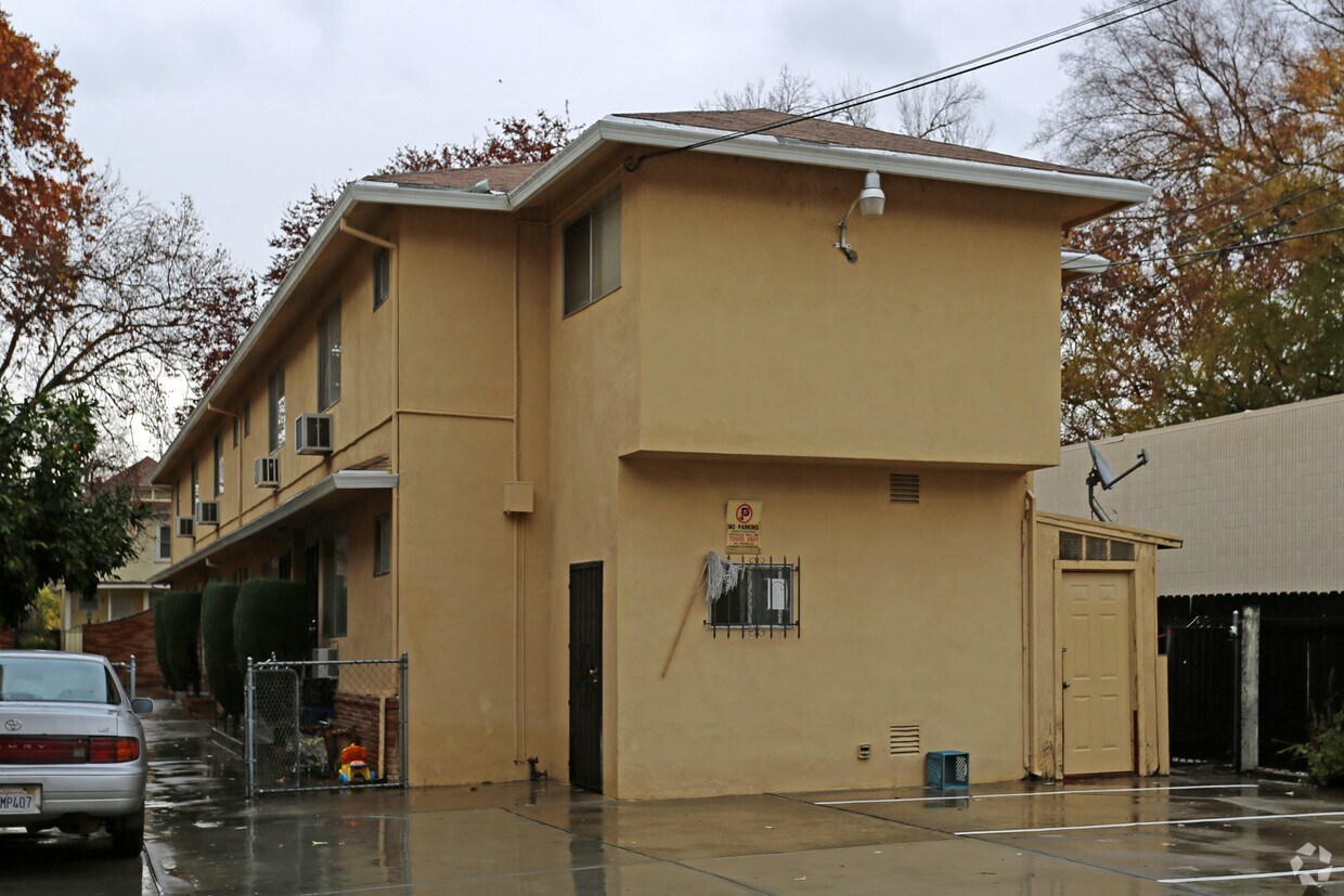 Building Photo - 1228 T St