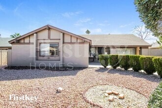 Building Photo - 2733 E Larkspur Dr