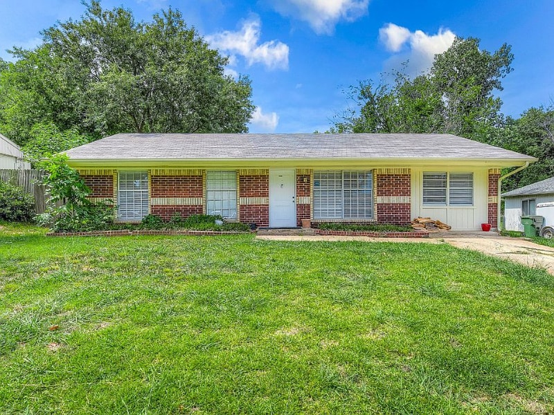 Primary Photo - 1110 Wycliff Dr
