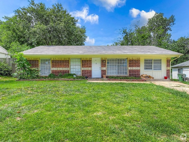 Building Photo - 1110 Wycliff Dr