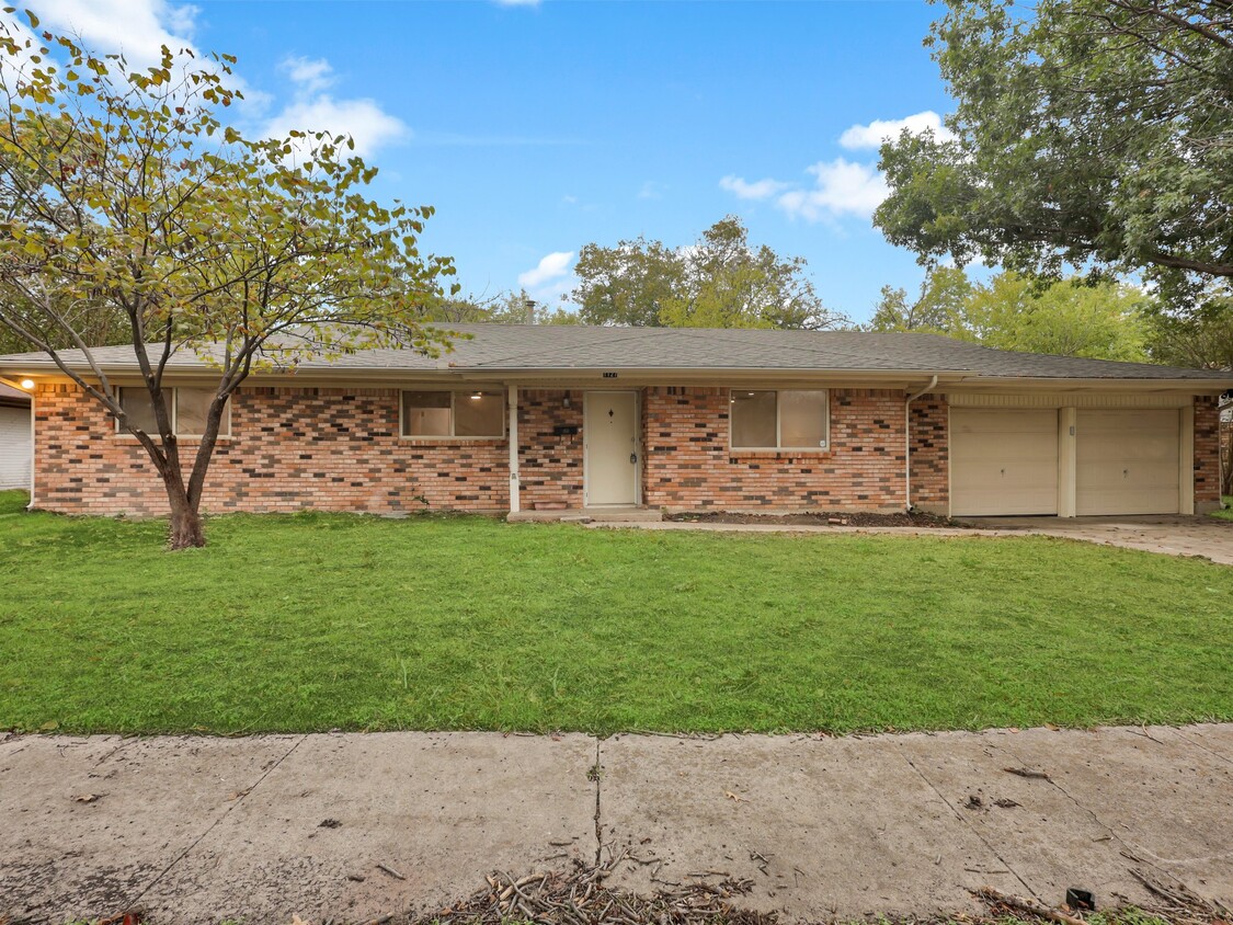 Foto principal - 1127 Hillcrest St