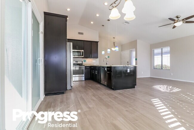 Foto del edificio - 8811 W Greenbrian Dr