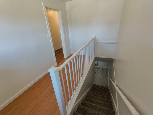 Building Photo - 6 W 1400 S