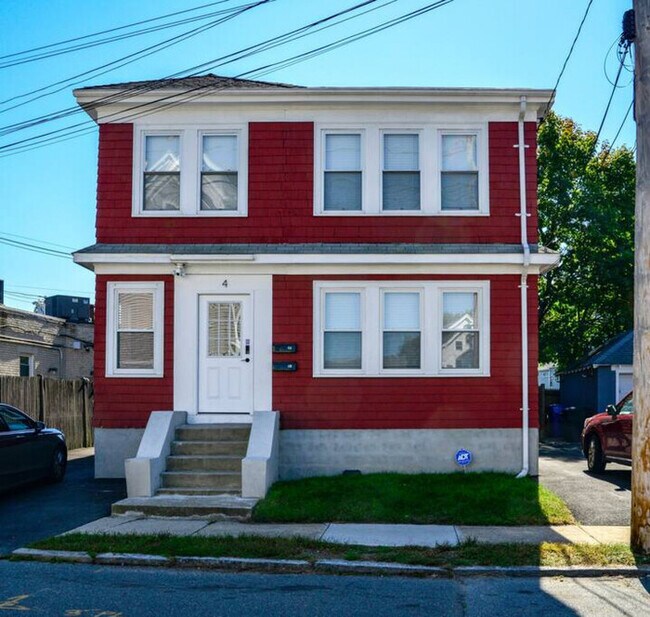 Building Photo - Modern Three Bedroom Condo - Near Boston