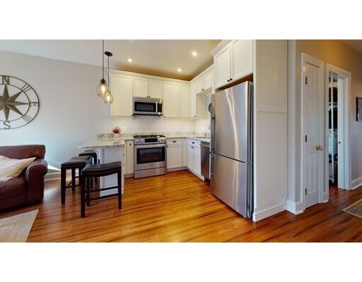 Foto del edificio - 346 W 3rd St