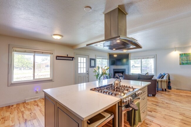 Building Photo - Charming 2Bed 2bath House in Denver