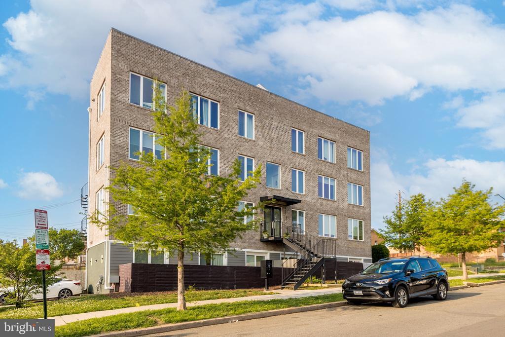 Foto principal - 800 21st St NE