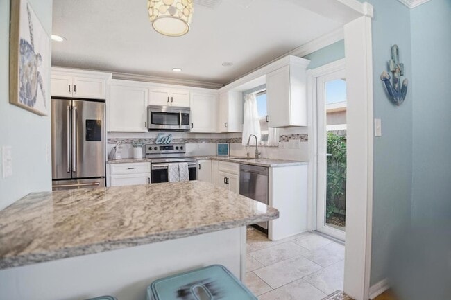 Photo - 525 N L St House