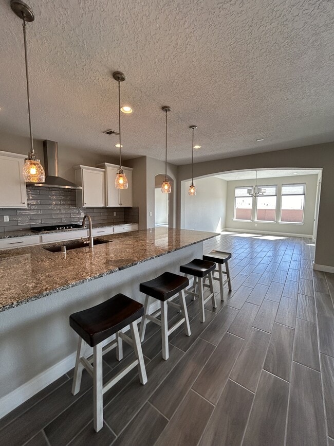 Building Photo - 2764 Kings Canyon Loop NE