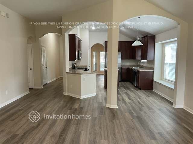 Building Photo - 25 Mira Loma Dr