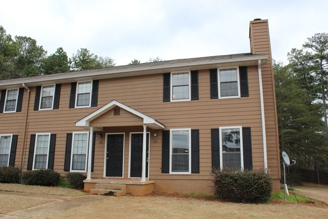 Foto del edificio - Welcome to this charming 2-bedroom, 1.5-bathroom home located in the vibrant community of Stockbr...