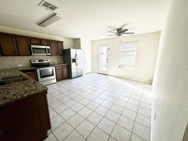 Building Photo - Spacious 4BR House in Forney
