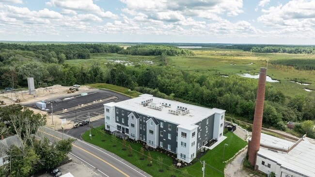 Foto del edificio - 999 Main St