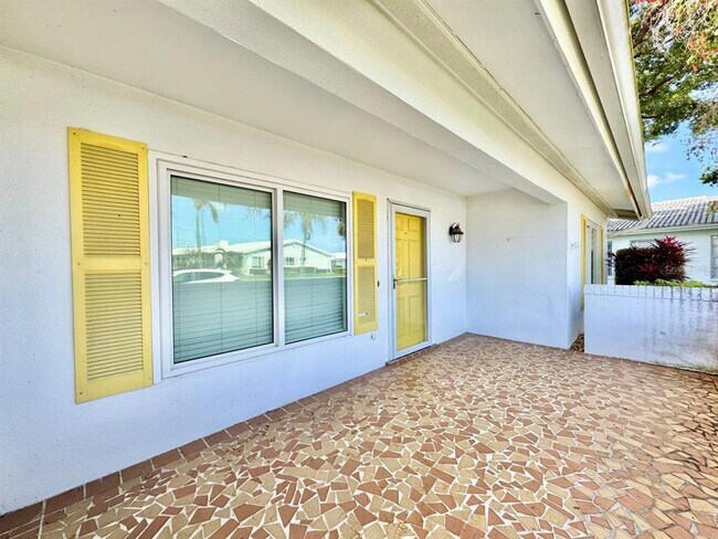 Foto del edificio - 3490 Mainlands Blvd S