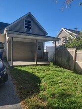 Building Photo - 39 Hudson St