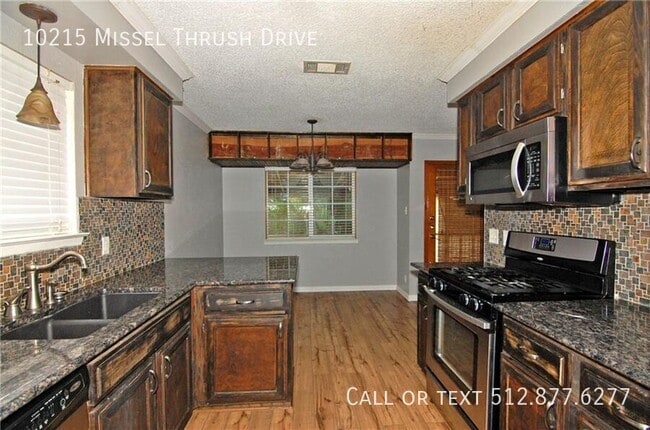 Foto del edificio - 10215 Missel Thrush Dr