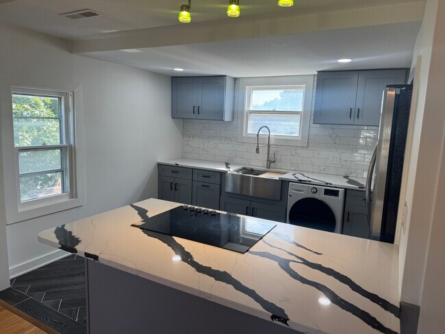 Foto del edificio - 502 E Washington St