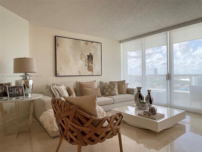 Building Photo - 21055 Yacht Club Dr