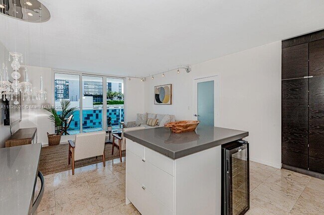 Foto del edificio - 2301 Collins Ave