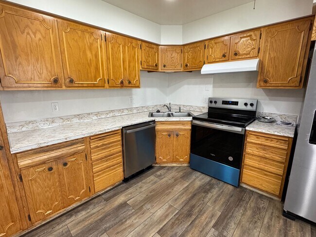 Foto del edificio - Charming 4-Bedroom Home in East Bismarck