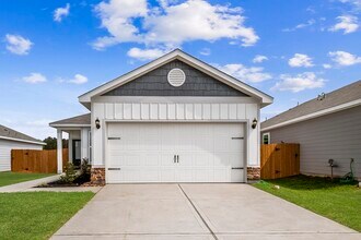 Building Photo - 16434 Blossom Grv Dr