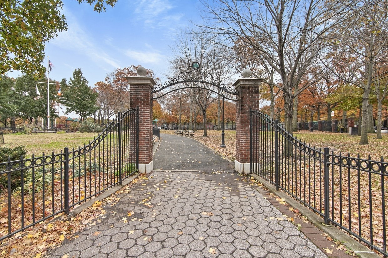 180 Van Cortlandt Park S Unit 1K, Bronx, NY 10463 Condo for Rent in