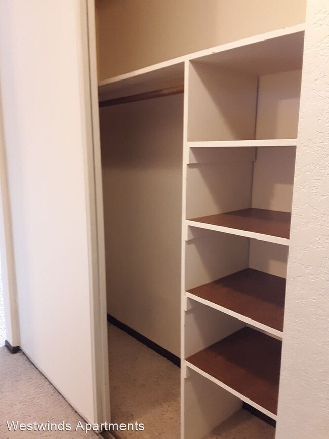 Building Photo - 2214 Peters Dr