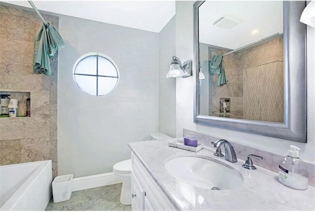 Foto del edificio - 1200 Joyce St