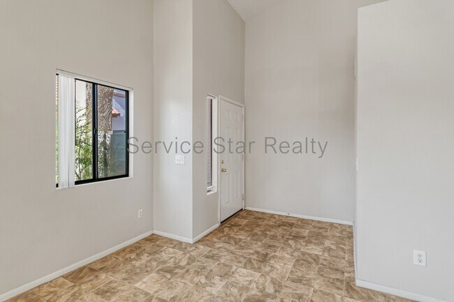 Foto del edificio - 545 S Danyell Dr