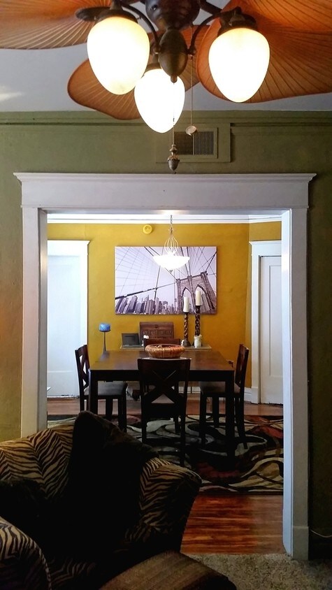 Interior Photo - 473 Broadway St