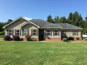 Building Photo - 216 Bruiser Cir