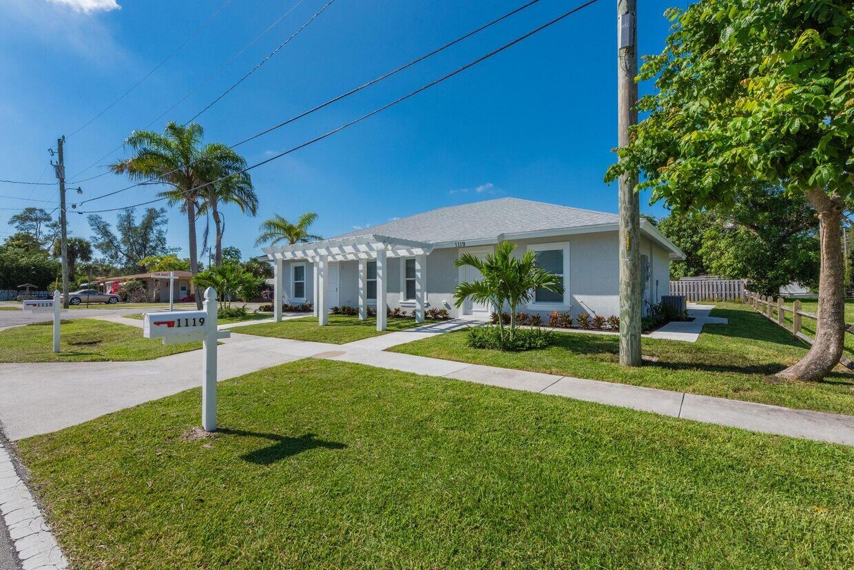 Primary Photo - 1119 Osceola Dr