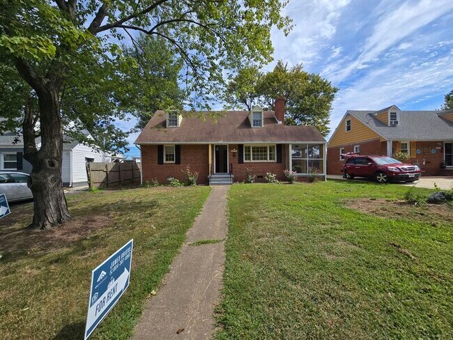 Building Photo - 6012 Mann Ave