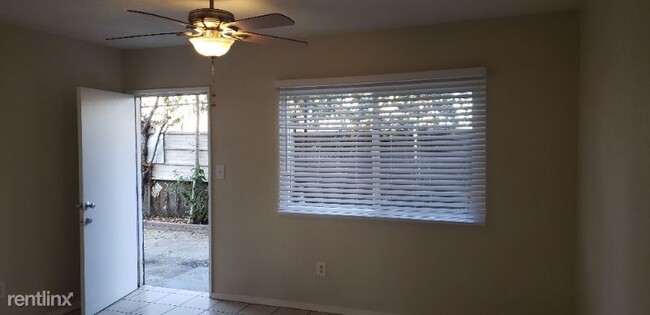 Foto del edificio - 3707 Maple Ave