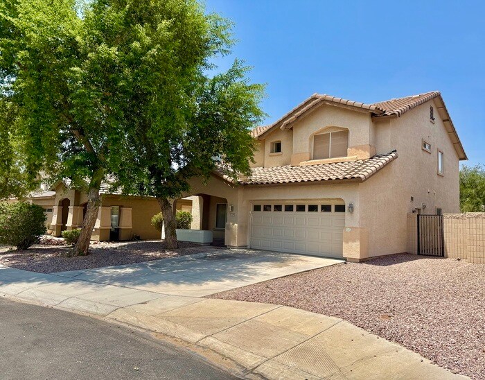 Primary Photo - Fantastic 5BEDROOM+LOFT / 3 BATH home For ...