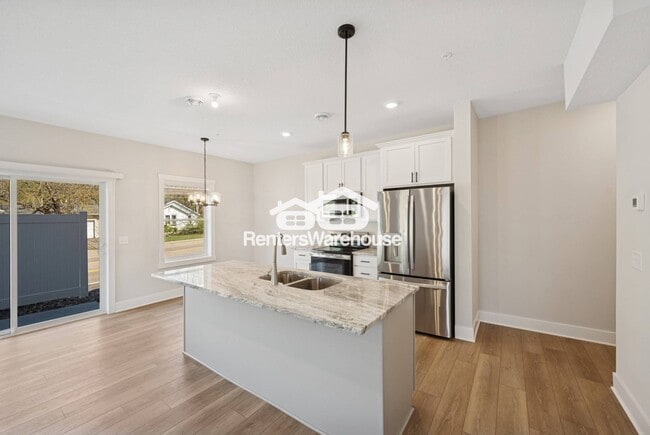 Foto del edificio - 3413 Douglas Dr N