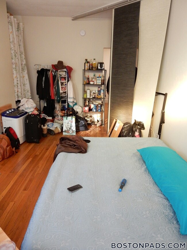 Building Photo - 45 Westland Ave