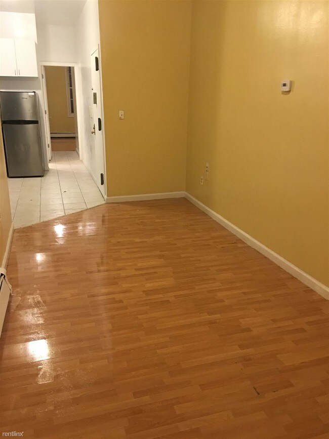 Building Photo - 2 br, 1 bath Apartment - 5869 57th Rd