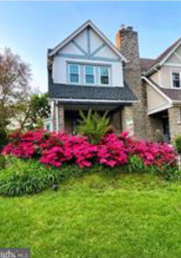 Primary Photo - 831 Elkins Ave