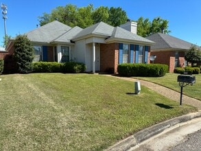 Building Photo - 2009 Station Ct