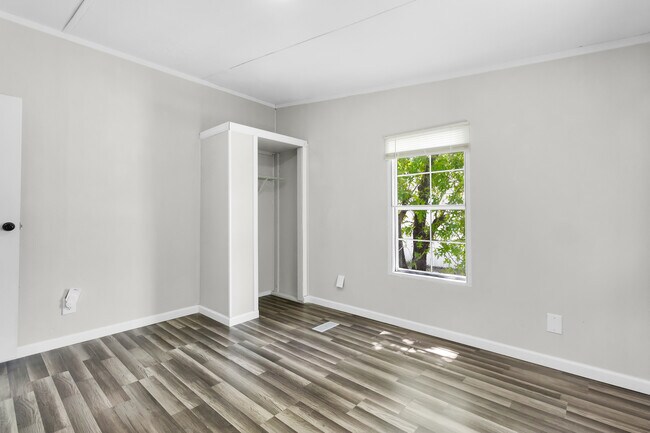 Foto del edificio - 309 N Winchester Ln
